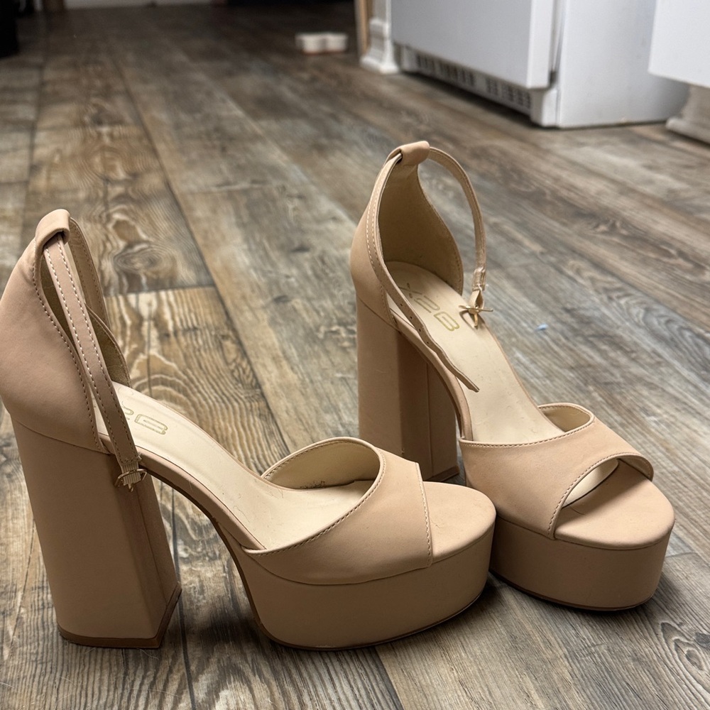 Chic Beige Platform Sandals